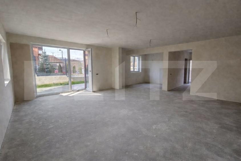 Casă individuală cu 4 camere cu Canalizare în Florești