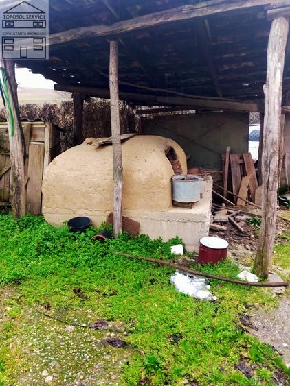 Casă cu 3 camere cu Teren 2672 Mp în Ineu