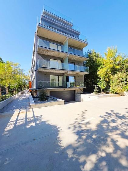 Apartament cu 3 camere decomandat în Splaiul Unirii