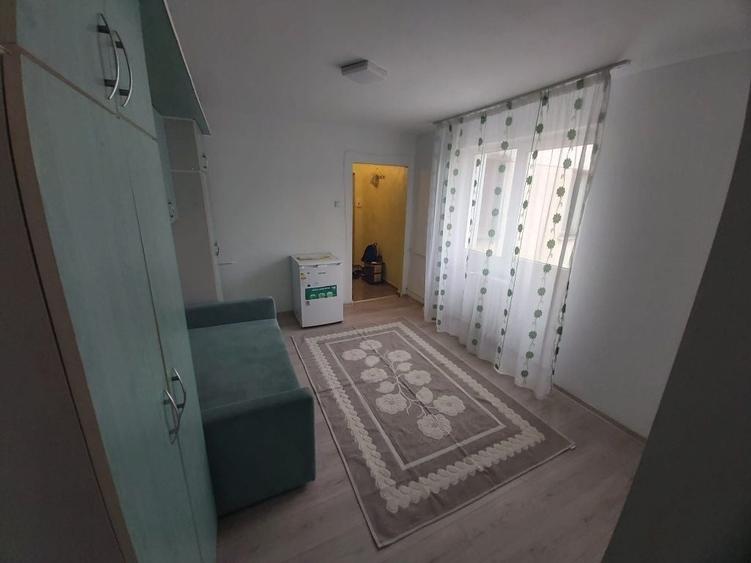 Apartament cu 2 camere semidecomandat în Exterior Vest