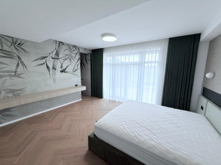 Casă individuală cu 5 camere cu Teren 1000 Mp în Central