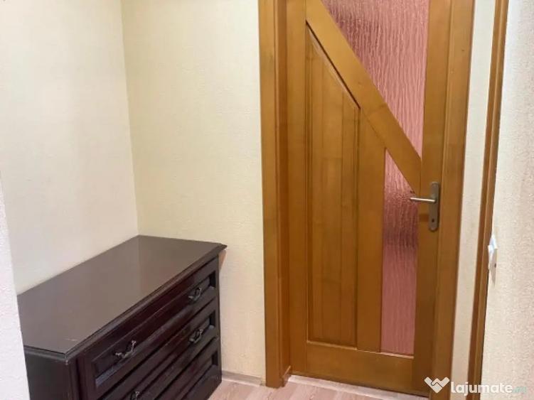Apartament cu 2 camere semidecomandat în Miorița