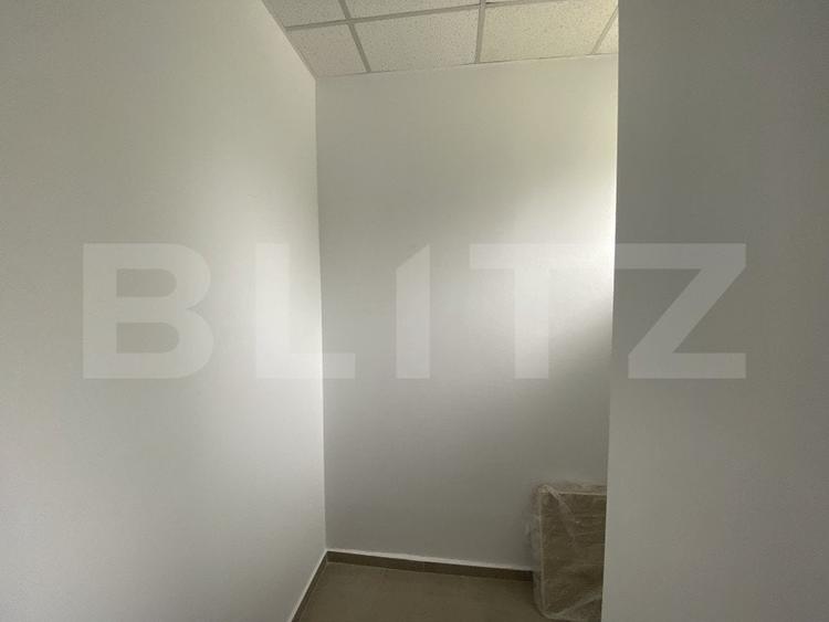 Spațiu comercial, de 72 mp, în Rovine