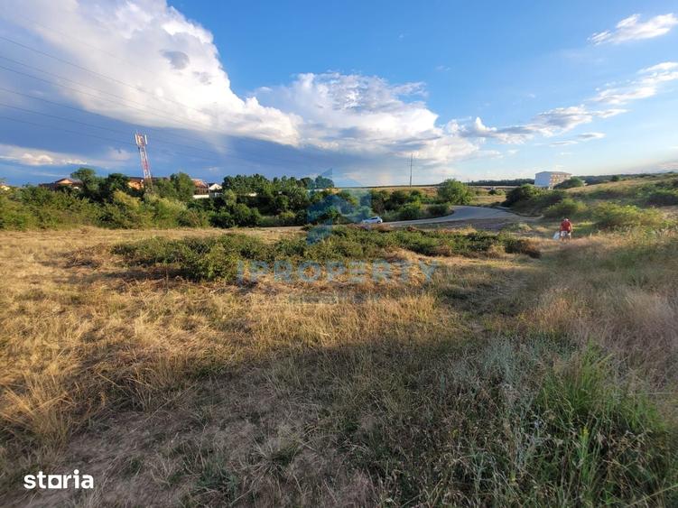 Teren de 2722 mp, în Războieni
