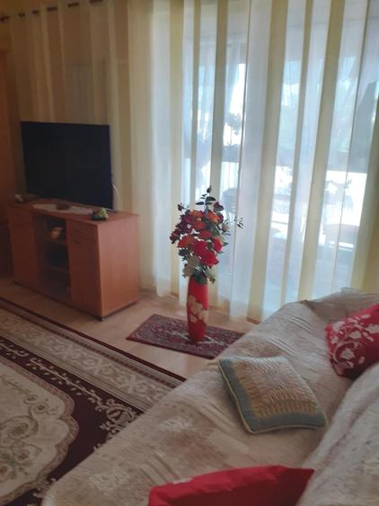 Apartament cu 3 camere semidecomandat, mobilat în Ferdinand