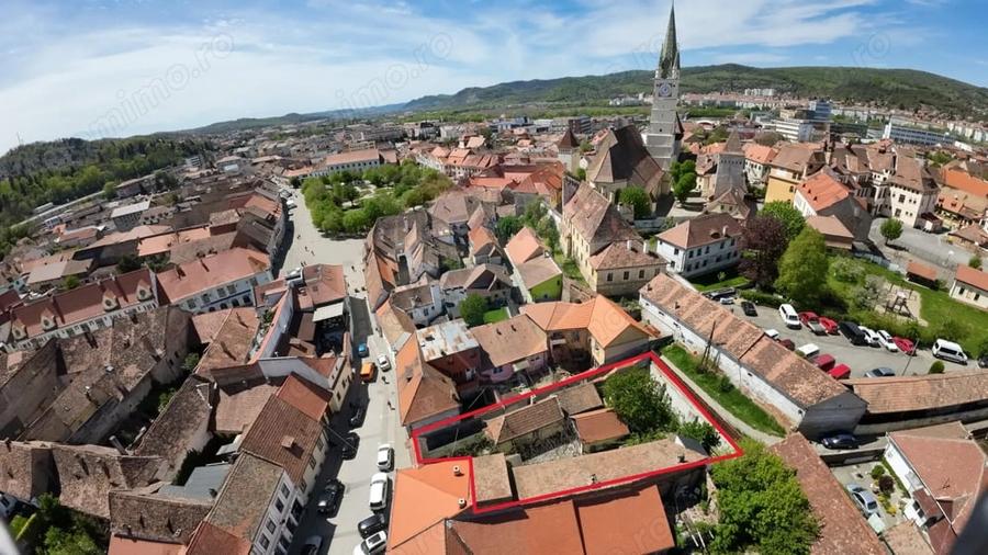 Casă cu Teren 687 Mp în Ultracentral