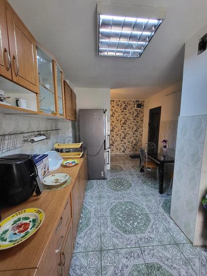 Apartament cu 4 camere decomandat în Central