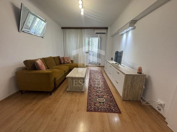 Apartament cu 2 camere semidecomandat, mobilat în 13 Septembrie