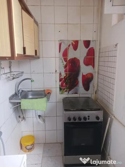 Inchiriez ap doua camere - 1