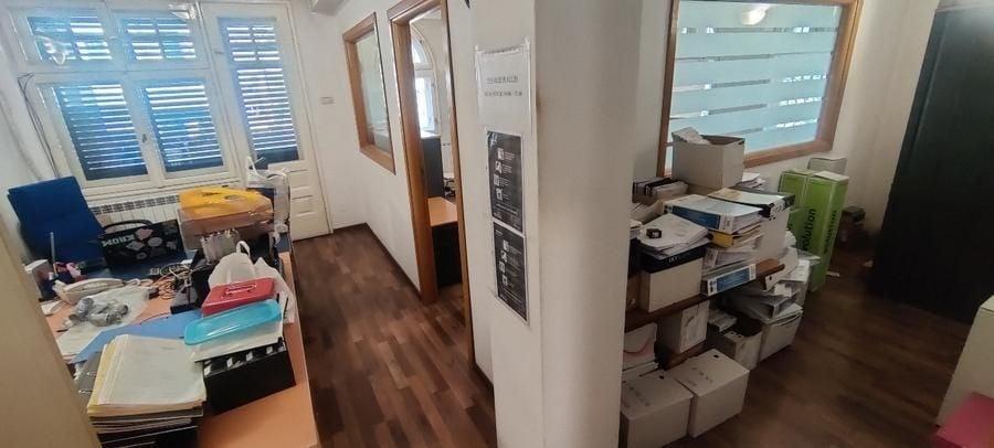 Casă individuală cu 5 camere cu Canalizare în Doamna Ghica