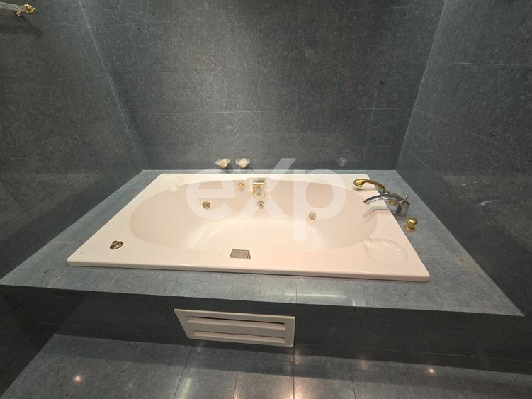 Casă individuală cu 4 camere cu Canalizare în Polonă