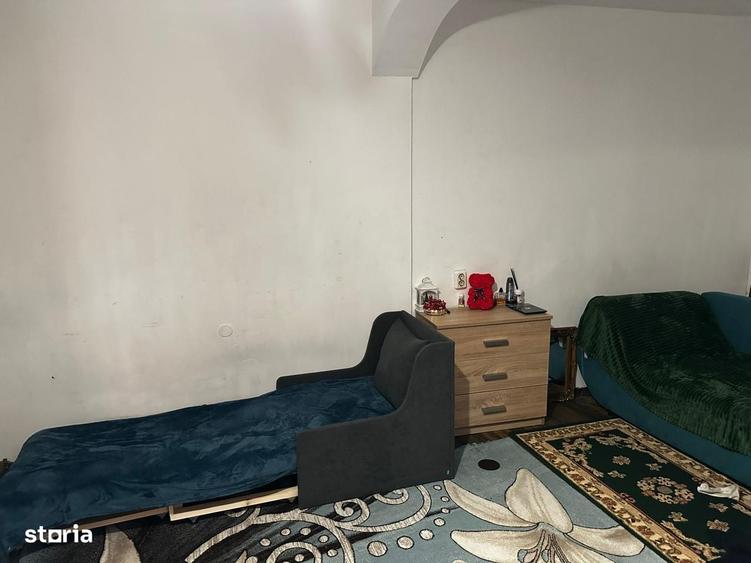 Casă cu 4 camere cu Teren 250 Mp în Călugareni