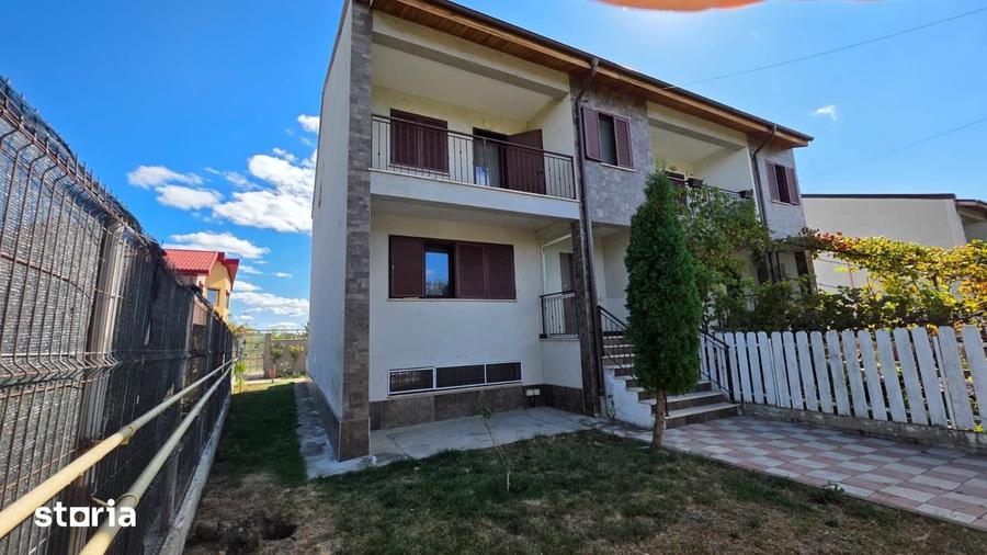 Casă cu 6 camere cu Teren 231 Mp în Obor