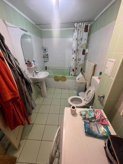 Casă cu 4 camere în Călugări