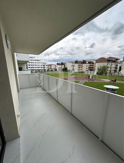 Apartament cu 2 camere semidecomandat, mobilat în Florești