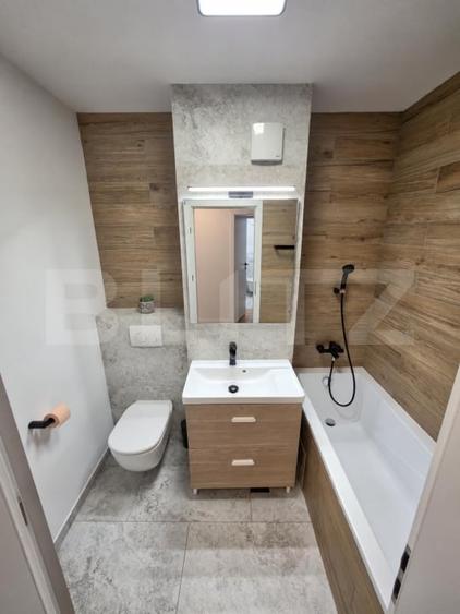 Apartament cu 3 camere semidecomandat, mobilat în Zorilor