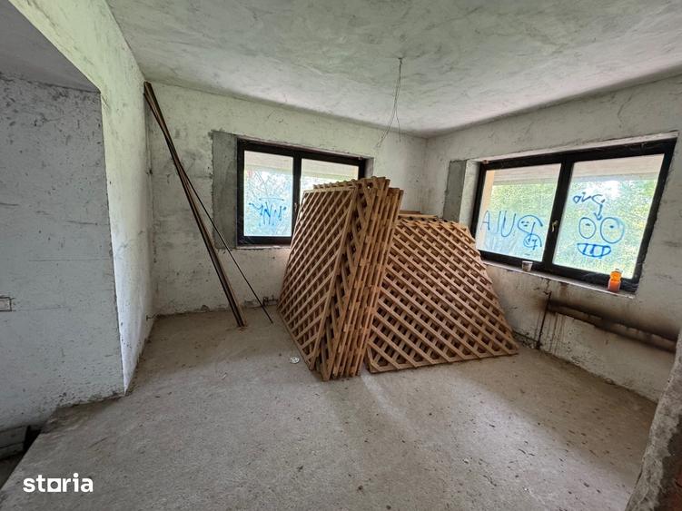 Casă cu Teren 970 Mp în Brănești