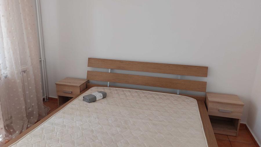 Apartament cu 3 camere decomandat în Aviației