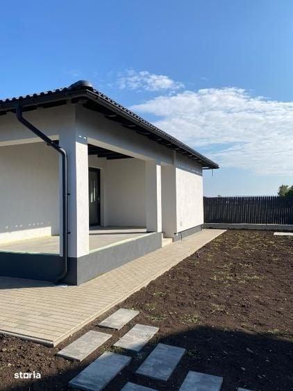 Casă cu 4 camere cu Teren 600 Mp în Central