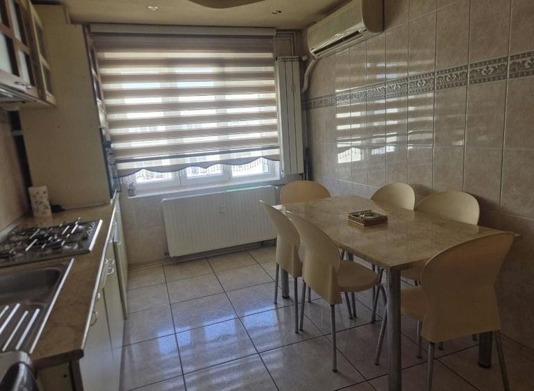 Apartament cu 3 camere decomandat, mobilat în Doamna Ghica