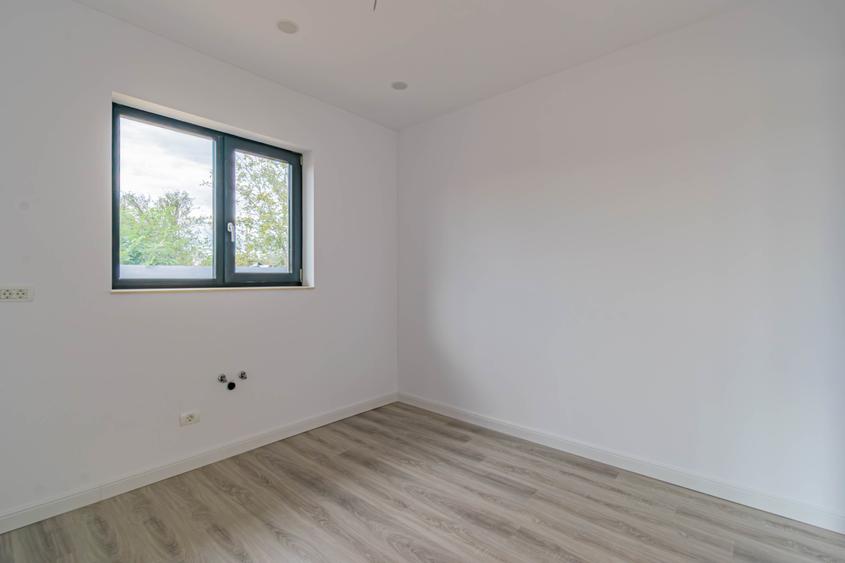 Casă cu 4 camere cu Teren 440 Mp în Balotești