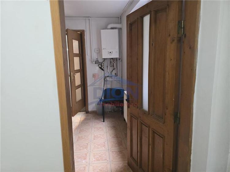 Birou, de 120 mp, în Central