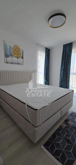 Apartament cu 3 camere semidecomandat în Lipovei