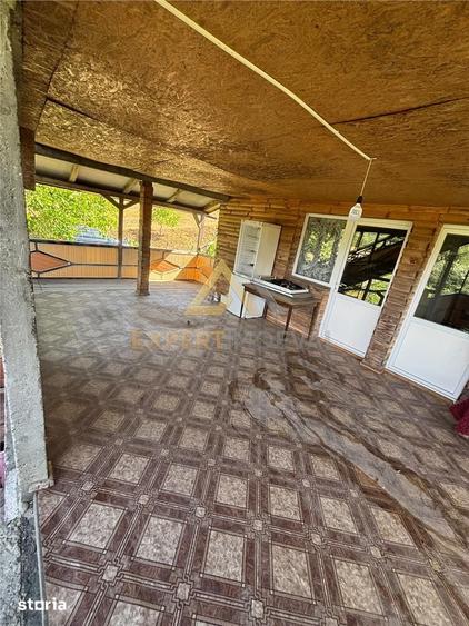 Casă cu 4 camere cu Teren 4900 Mp în Central