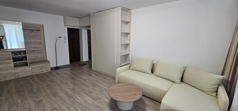 Apartament cu 2 camere semidecomandat în Tineretului