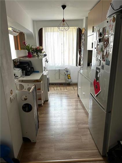Apartament cu 4 camere decomandat în Circumvalațiunii