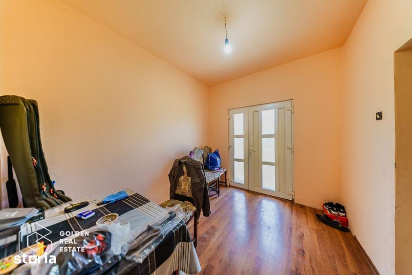 Casă cu 5 camere cu Teren 1878 Mp în Central