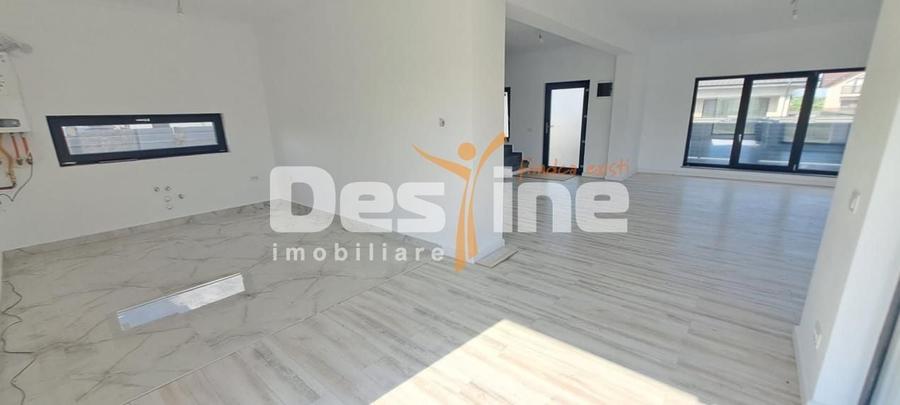 Casă individuală cu 4 camere cu Canalizare în Miroslava