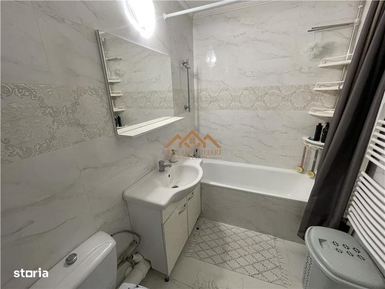 Apartament cu 3 camere decomandat în Obcini