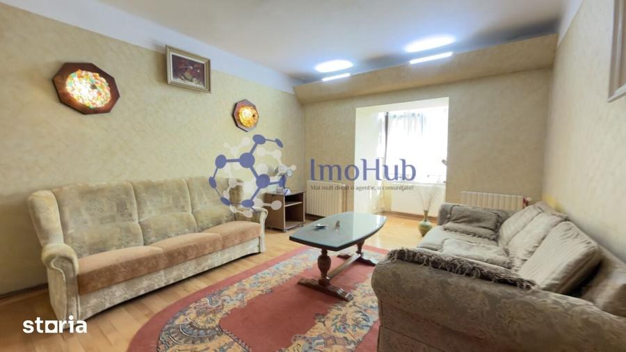 Apartament cu 3 camere semidecomandat în Gară