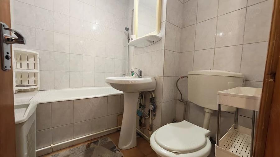 Apartament cu 2 camere decomandat, mobilat în Casa de Cultură