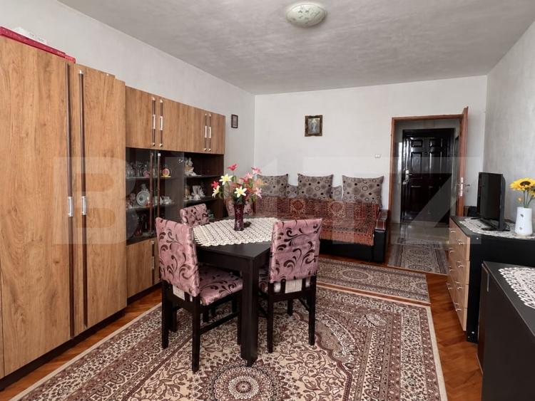Apartament cu 2 camere decomandat, mobilat în Est