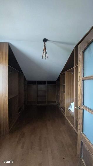 Casă cu 5 camere cu Teren 400 Mp în Miroslava