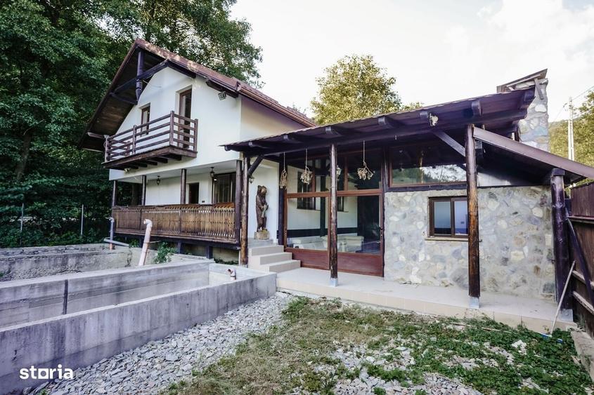 Casă cu 4 camere în Prundu Bârgăului