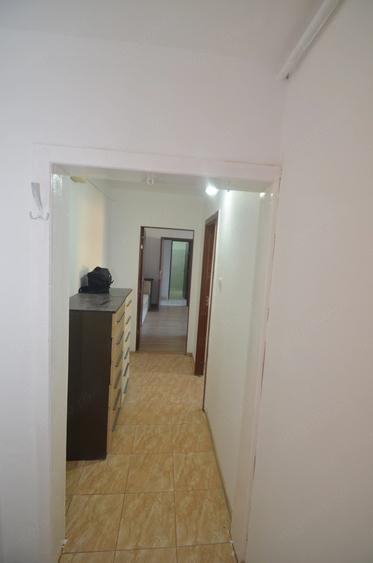 Apartament cu 2 camere semidecomandat în Dâmbovița