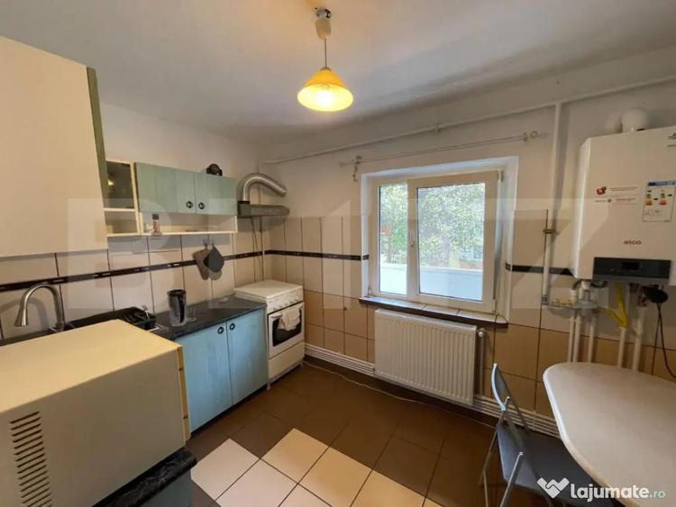 Apartament cu 3 camere decomandat în Lăpuș