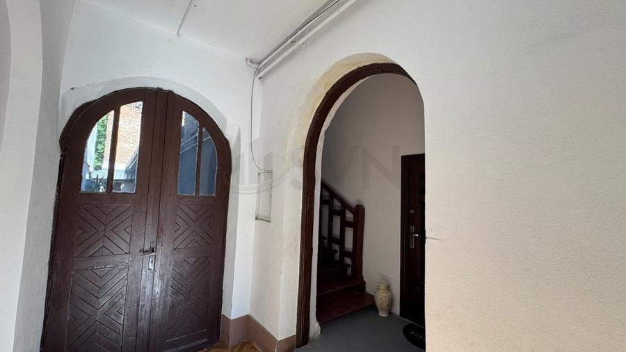 Casă individuală cu 5 camere în P-ța Romană