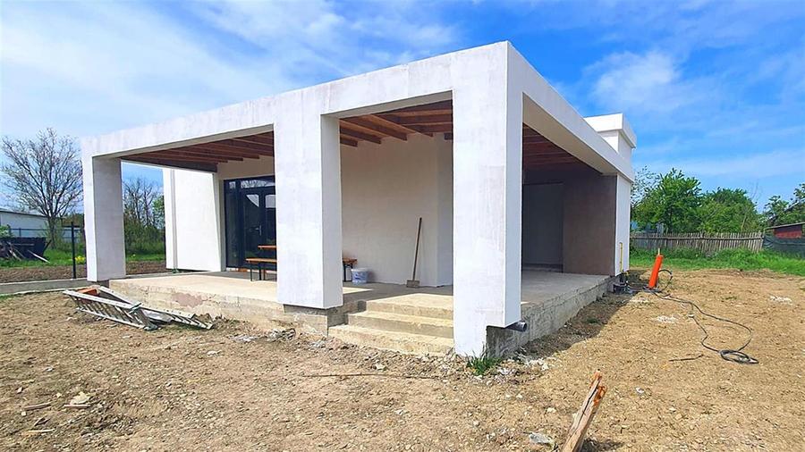 Casă individuală cu 3 camere cu Canalizare în Tăbărăști