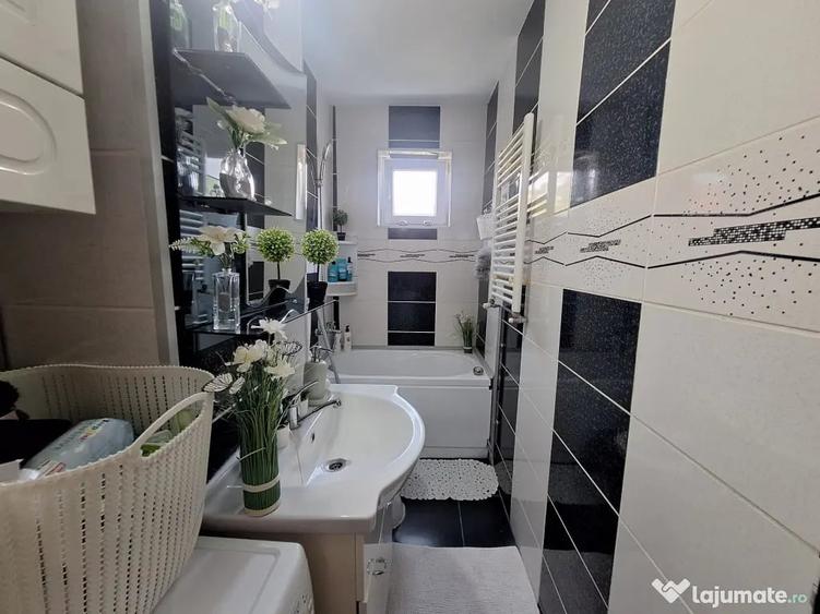 Apartament cu 3 camere semidecomandat în Central