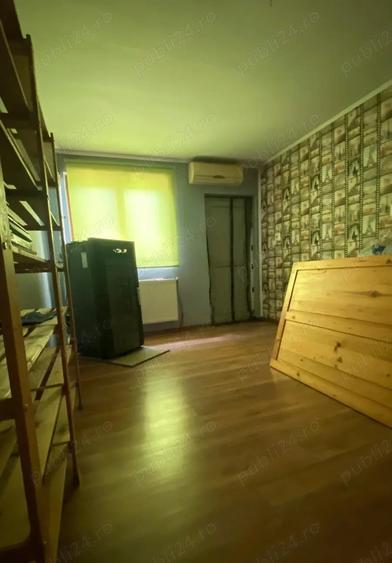 Casă cu 6 camere cu Teren 231 Mp în Central