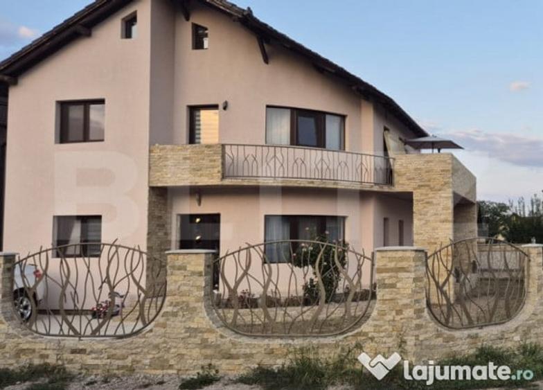Casă cu 5 camere cu Teren 300 Mp în Central