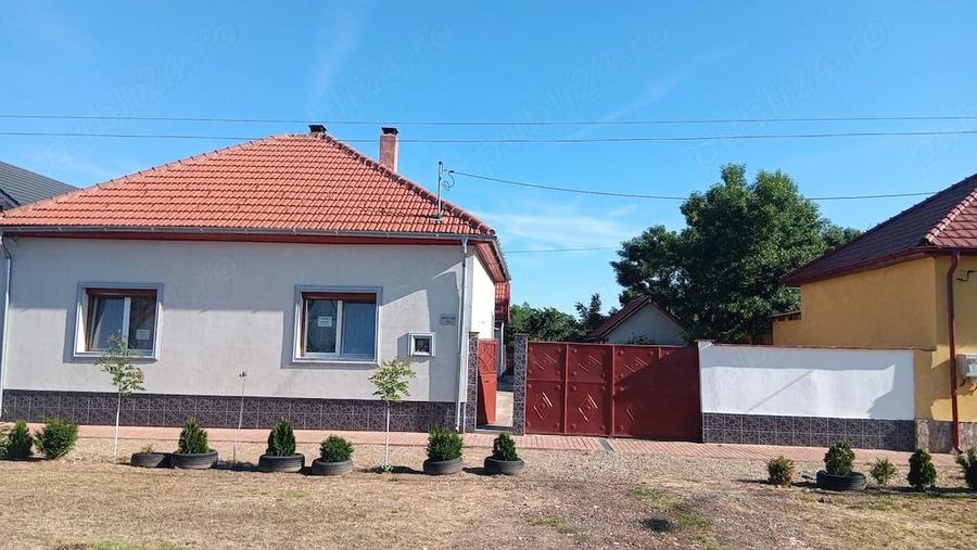 Casă cu 3 camere cu Teren 1471 Mp în Central