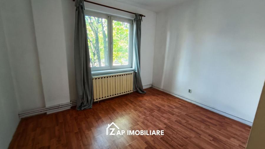 Apartament cu 2 camere decomandat, mobilat în Corina