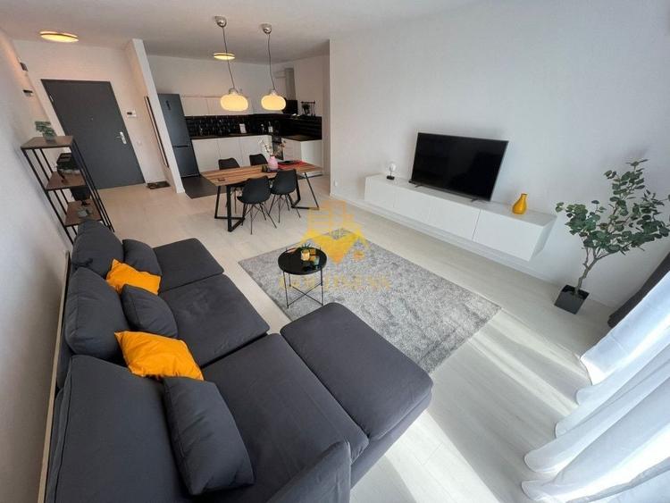 Apartament cu 2 camere semidecomandat, mobilat în Zorilor