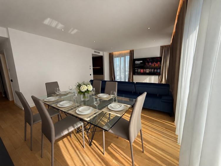 Apartament cu 4 camere semidecomandat în Herăstrău