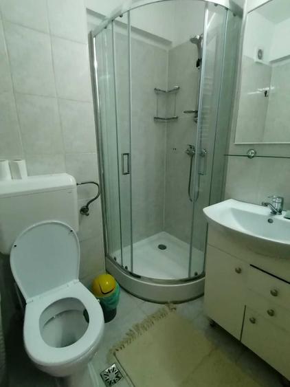 Garsonieră decomandată în Central